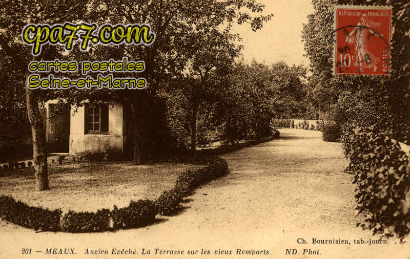 Meaux (Seine-et-Marne) - Ancien Evêché – La Terrasse sur les vieux Remparts