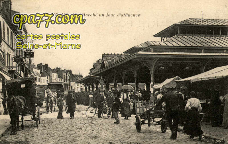 Meaux (Seine-et-Marne) - Le Marché un jour d&rsquo;affluence