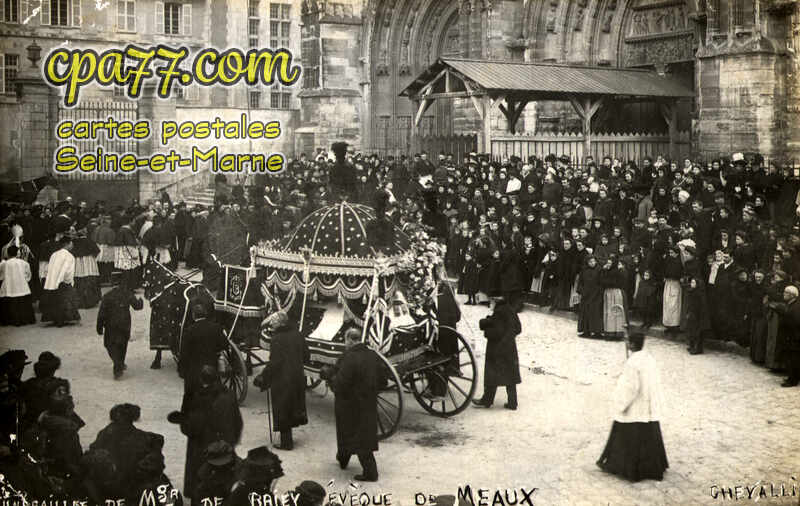 Meaux (Seine-et-Marne) - Funérailles de Mgr de Briey Evêque de Meaux