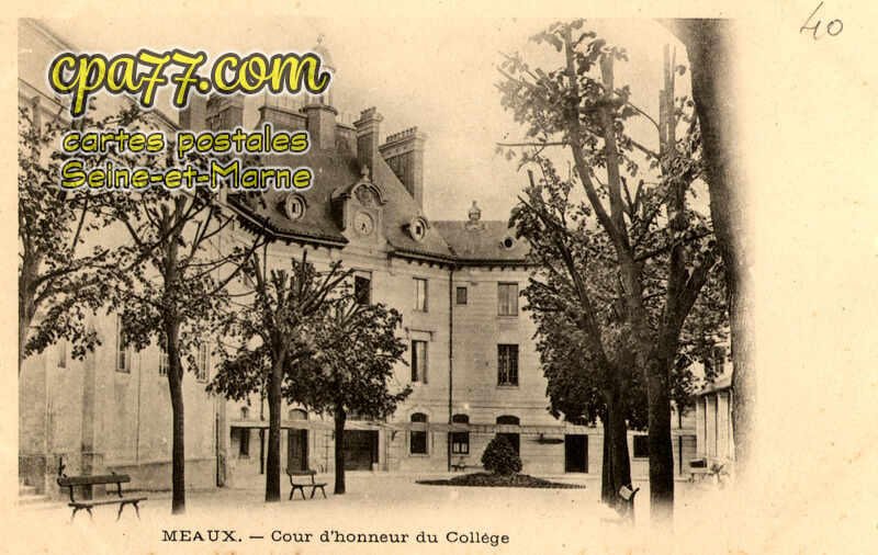 Meaux (Seine-et-Marne) - Cour d&rsquo;honneur du Collège