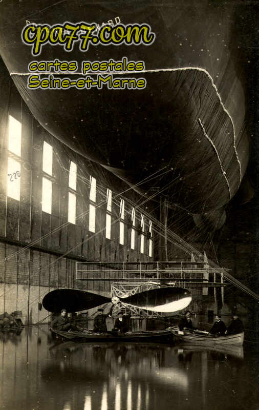 Meaux (Seine-et-Marne) - Le Dirigeable « Colonel-Renard » dans son hangar – Inondations de 1910