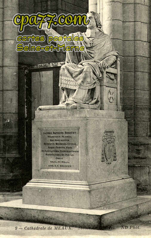 Meaux (Seine-et-Marne) - Cathédrale – Statue de Bossuet