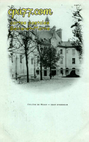 Meaux (Seine-et-Marne) - Collège de Meaux – Cour d&rsquo;honneur