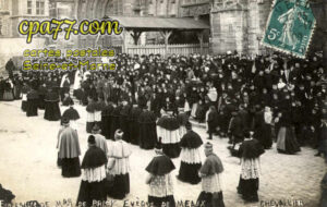 Meaux (Seine-et-Marne) - Funérailles de Mgr de Briey Evèque de Meaux