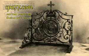 Meaux (Seine-et-Marne) - La grille qui orne la tombe de Bossuet