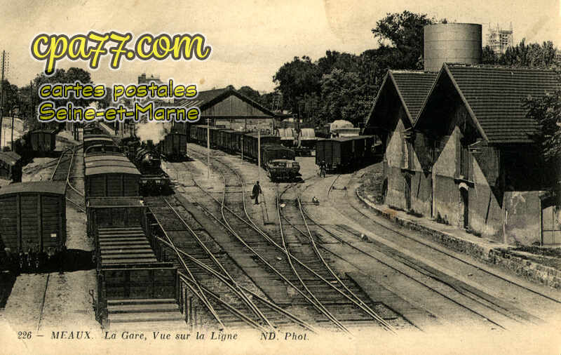 Meaux (Seine-et-Marne) - La Gare, vue sur la Ligne