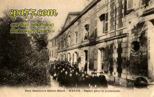 Meaux (Seine-et-Marne) - Petit Séminaire Sainte-Marie – Départ pour la promenade