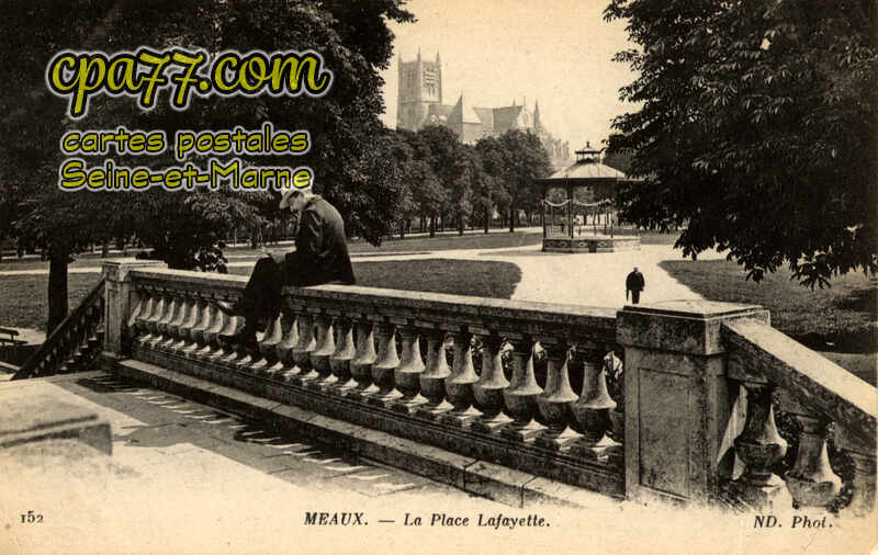 Meaux (Seine-et-Marne) - La Place Lafayette