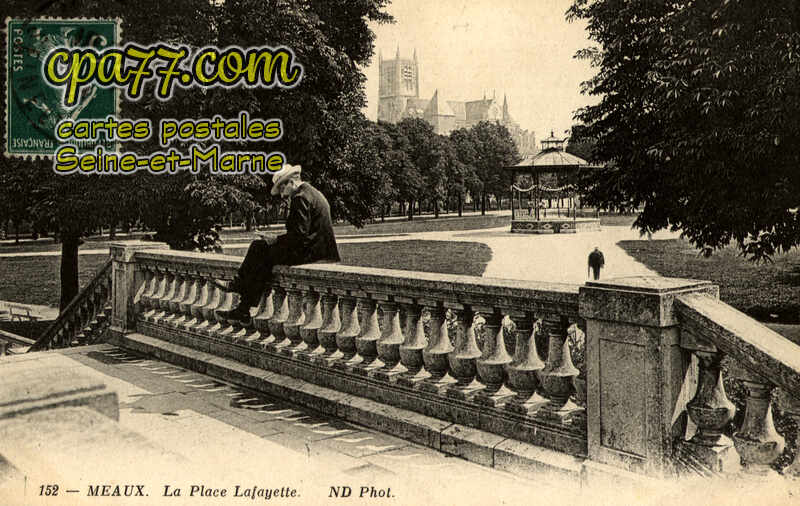 Meaux (Seine-et-Marne) - La Place Lafayette