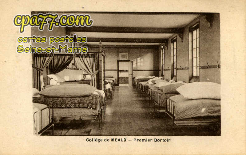 Meaux (Seine-et-Marne) - Collège – Premier Dortoir
