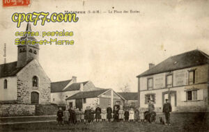 Meigneux (Seine-et-Marne) - La Place des Ecoles