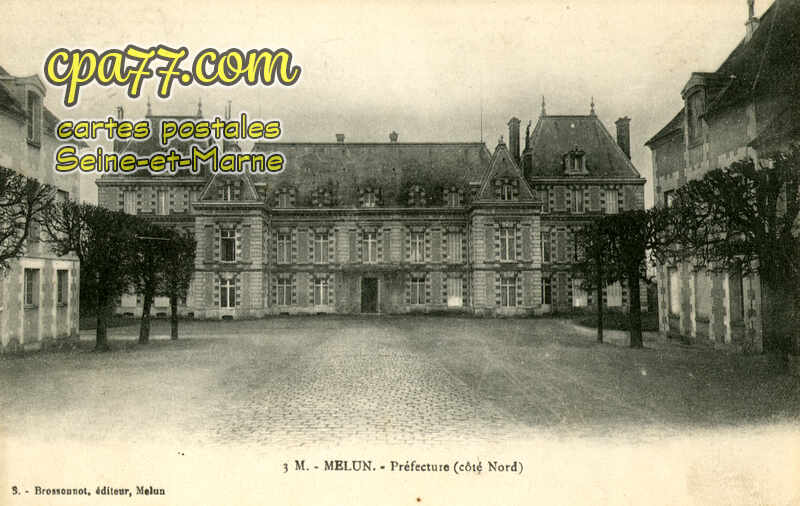 Melun (Seine-et-Marne) - Préfecture (côté nord)