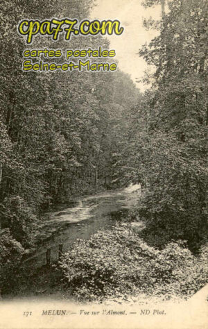 Melun (Seine-et-Marne) - Vue sur l&rsquo;Almont