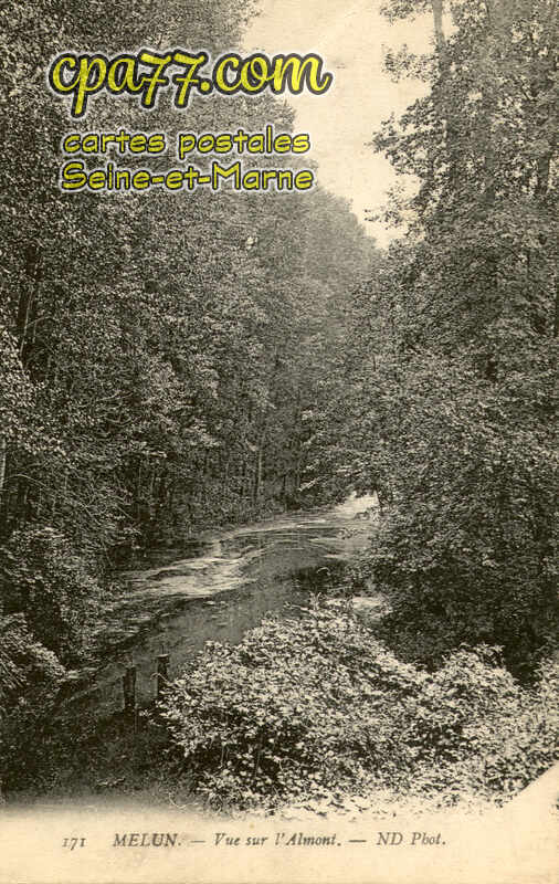 Melun (Seine-et-Marne) - Vue sur l&rsquo;Almont