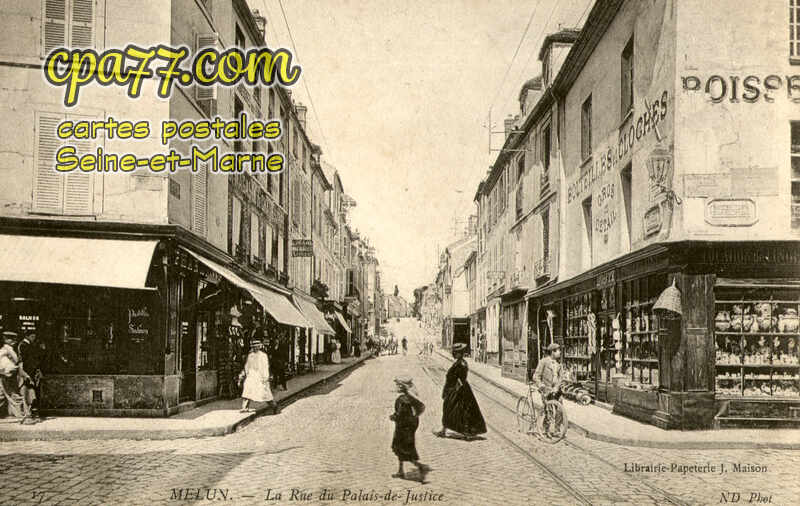 Melun (Seine-et-Marne) - La rue du Palais de Justice