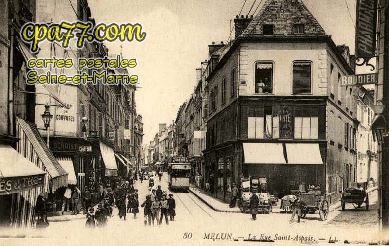 Melun (Seine-et-Marne) - La Rue Saint-Aspais