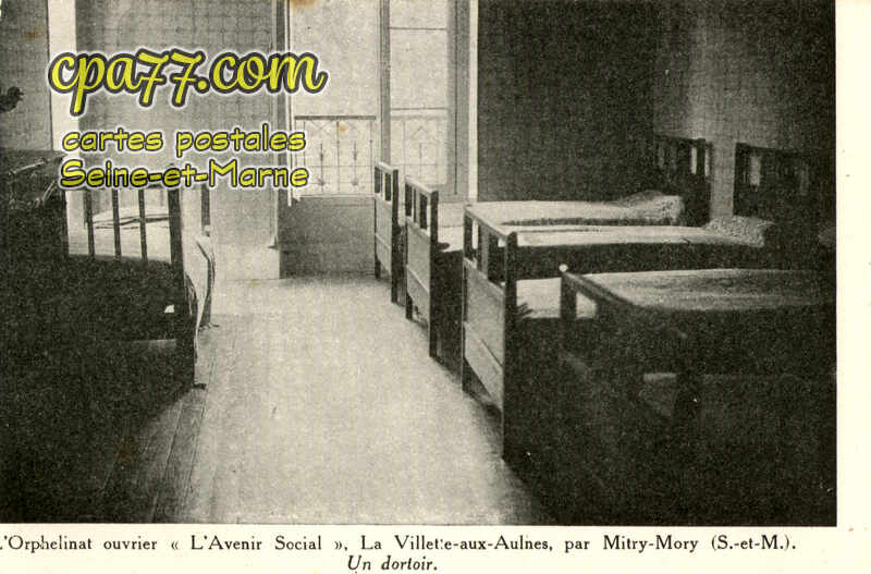 Mitry Mory (Seine-et-Marne) - L&rsquo;Orphelinat ouvrier « L&rsquo;Avenir Social » La Villette-aux-Aulnes – Un dortoir