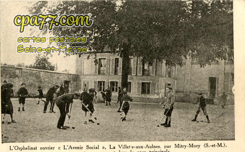 Mitry Mory (Seine-et-Marne) - L&rsquo;Orphelinat ouvrier « L&rsquo;Avenir Social » La Villette-aux-Aulnes – Une partie de croquetdans la cour principale