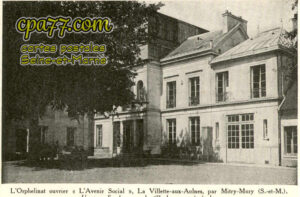 Mitry Mory (Seine-et-Marne) - L&rsquo;Orphelinat ouvrier « L&rsquo;Avenir Social » La Villette-aux-Aulnes – Un peu d&rsquo;ombre sous le tilleul, cour principale