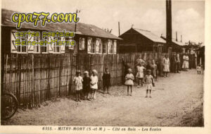 Mitry Mory (Seine-et-Marne) - Cité en Bois – Les Ecoles