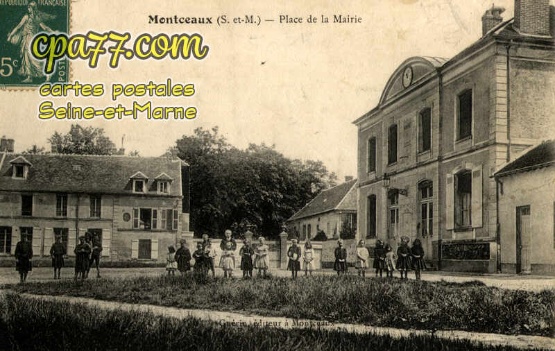 Montceaux Lès Meaux (Seine-et-Marne) - Place de la Mairie