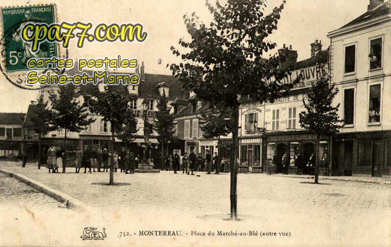 Montereau Fault Yonne (Seine-et-Marne) - Place du Marché-aux-Blé