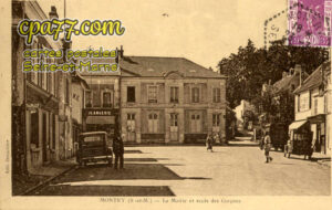 Montry (Seine-et-Marne) - La Mairie et Ecole des Garçons