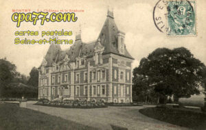 Montry (Seine-et-Marne) - Le Château et le Sophora