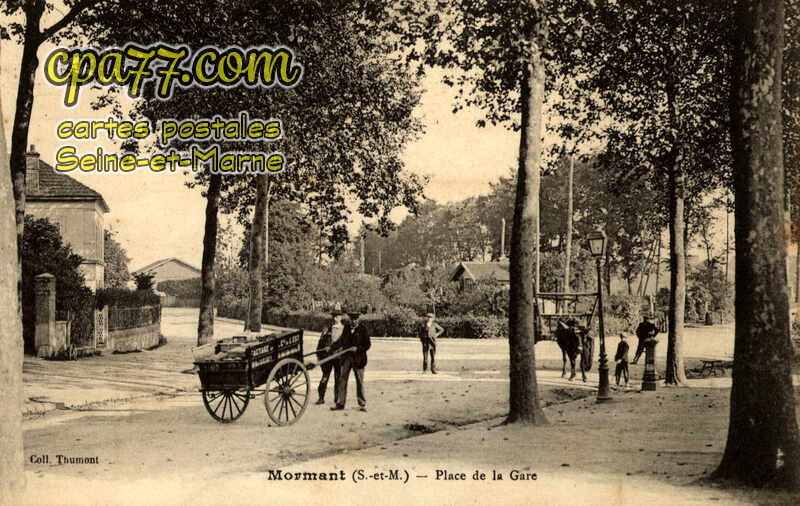 Mormant (Seine-et-Marne) - Place de la Gare