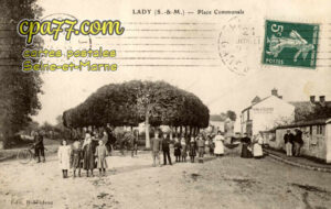 Mormant (Seine-et-Marne) - Lady – Place Communale