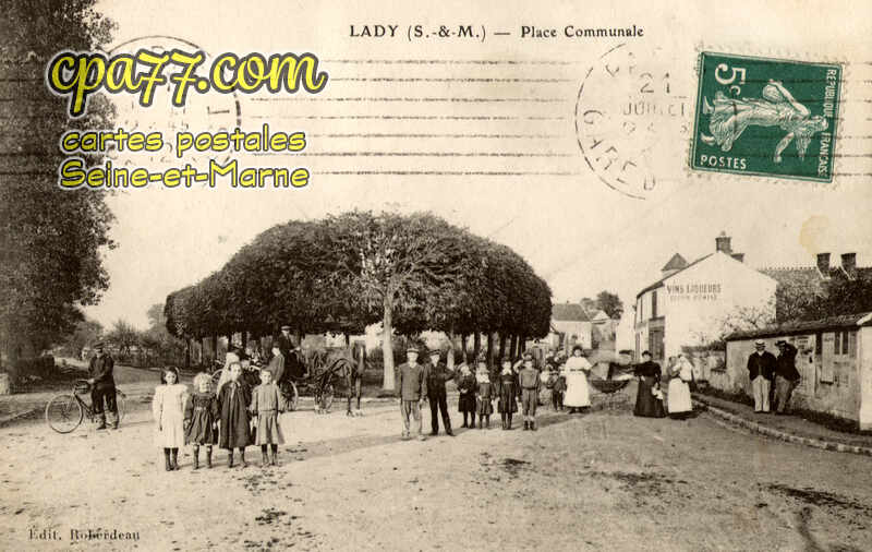 Mormant (Seine-et-Marne) - Lady – Place Communale