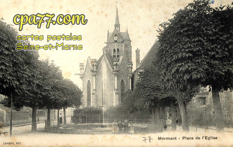 Mormant (Seine-et-Marne) - Place de l&rsquo;Eglise