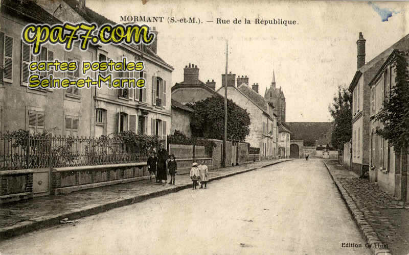 Mormant (Seine-et-Marne) - Rue de la République