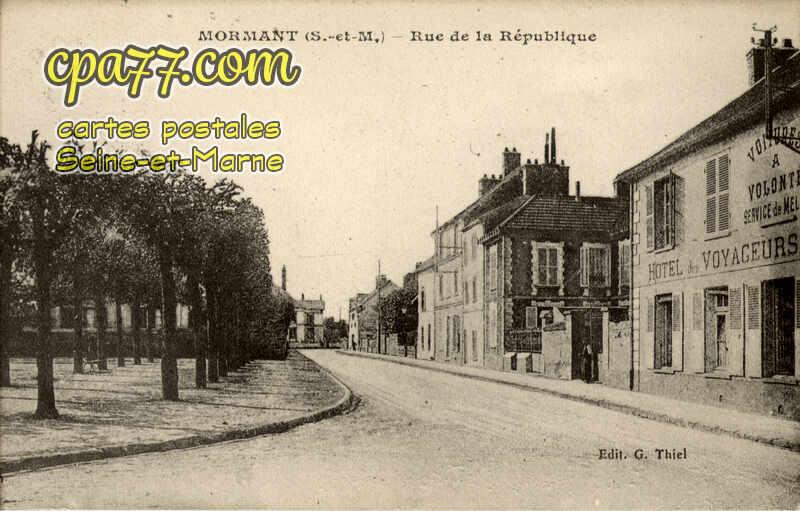 Mormant (Seine-et-Marne) - Rue de la République