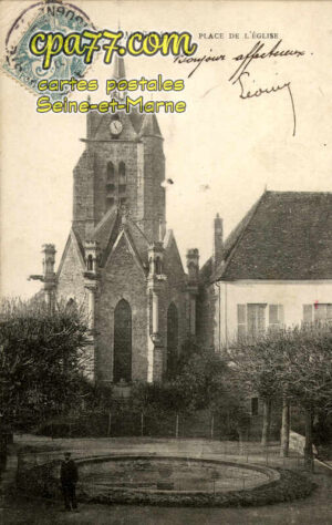 Mormant (Seine-et-Marne) - Place de l&rsquo;Eglise