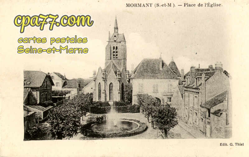 Mormant (Seine-et-Marne) - Place de l&rsquo;Eglise