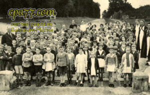 Moussy Le Vieux (Seine-et-Marne) - Domaine des  » Gueules Cassées  » – Un groupe d&rsquo;enfants en colonie de vacances