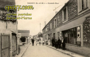 Nandy (Seine-et-Marne) - Grande Rue
