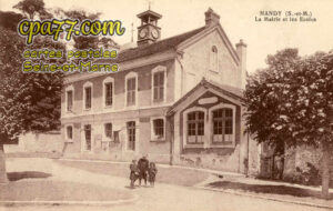 Nandy (Seine-et-Marne) - La Mairie et les Ecoles