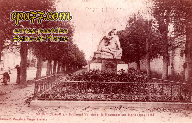 Nangis (Seine-et-Marne) - Boulevard Voltaire et le Monument aux Morts (1914-1918)