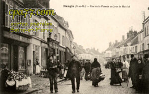 Nangis (Seine-et-Marne) - Rue de la Poterie un Jour de Marché
