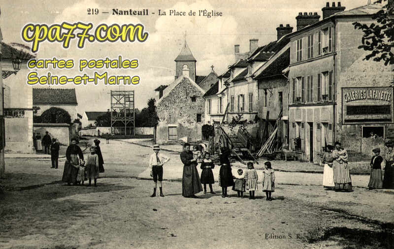 Nanteuil Lès Meaux (Seine-et-Marne) - La Place de l&rsquo;Eglise