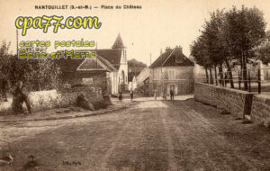 Nantouillet (Seine-et-Marne) - Place du Château