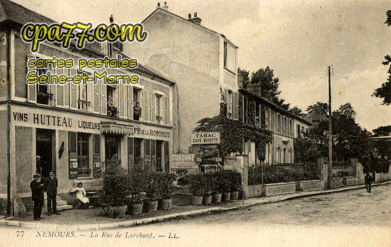 Nemours (Seine-et-Marne) - La Rue de Larchant