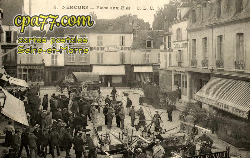 Nemours (Seine-et-Marne) - Place aux Blés