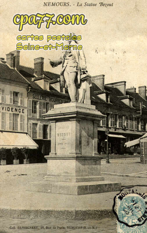 Nemours (Seine-et-Marne) - La Statue Bezout