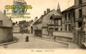 Nemours (Seine-et-Marne) - Place du Pont