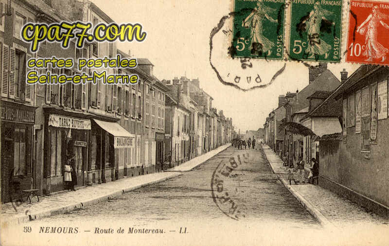 Nemours (Seine-et-Marne) - Route de Montereau
