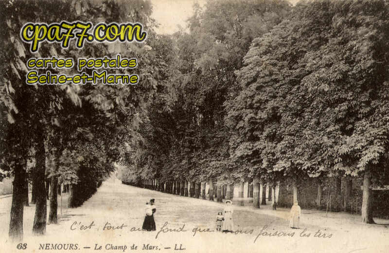 Nemours (Seine-et-Marne) - Le Champ de Mars