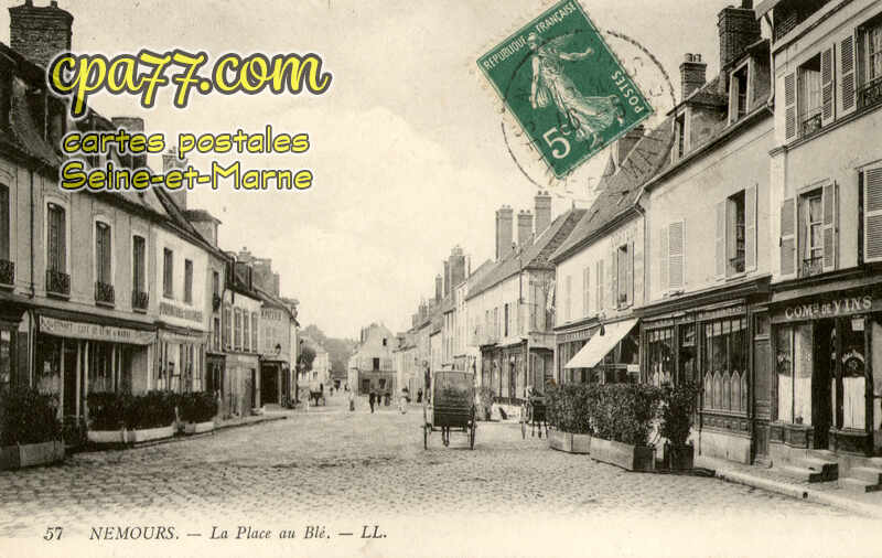 Nemours (Seine-et-Marne) - La Place au Blé